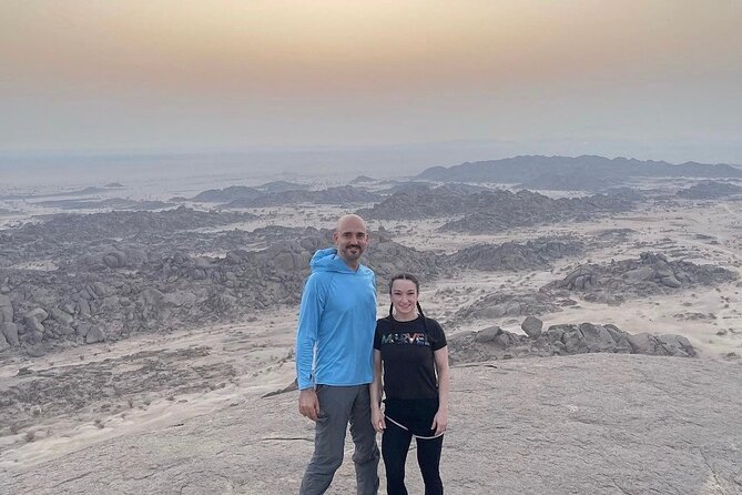 4 Hours Charming Moon Valley Hike Experience in Jeddah - First views of Moon Valley’s rock formations