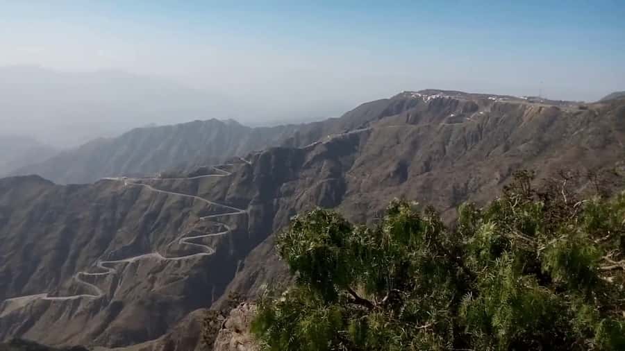 Abha: Full-Day City History and Rijal Al Almaa Village Tour - Why this Abha tour works as a mountain-to-village day