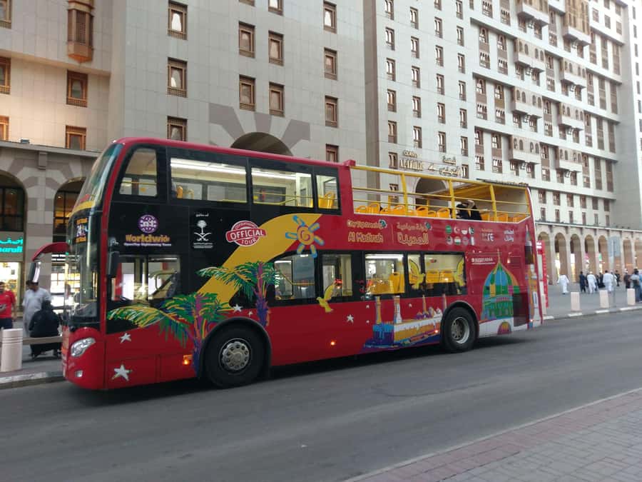 Al Madinah: City Sightseeing Hop-On Hop-Off Bus Tour - Al Salam Gate and the central route