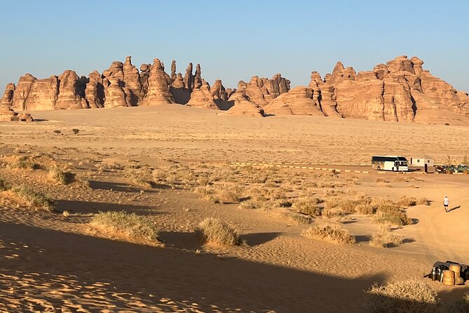 Alula Full Day Tour - Hegra: three hours among Nabataean tombs