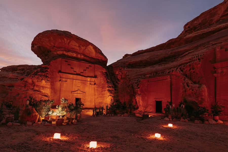AlUla: Hegra After Dark Show with Chariot Ride - The horse and carriage ride at sunset