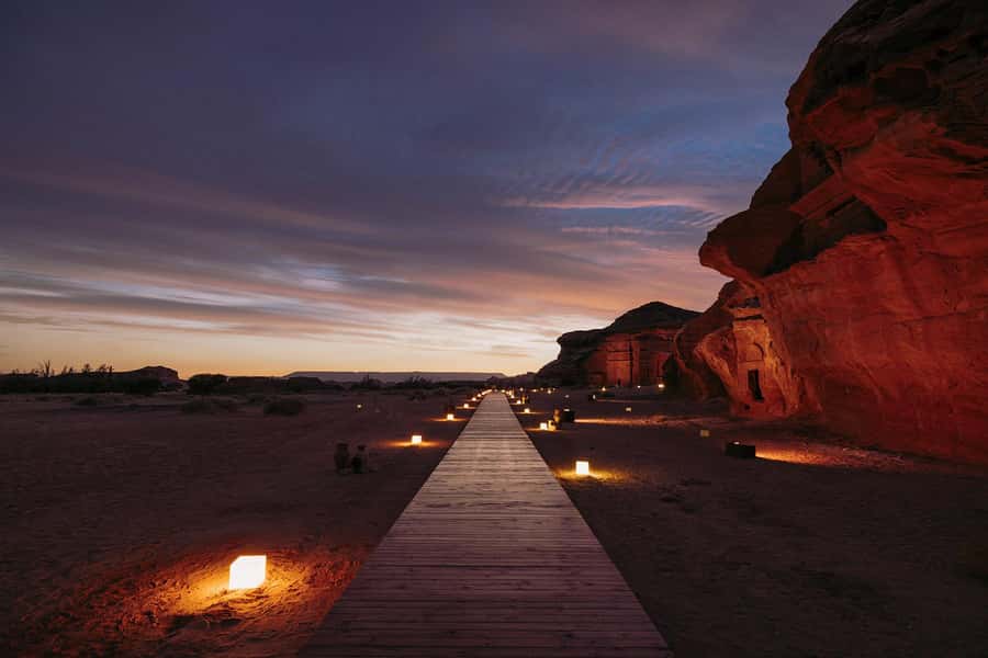 AlUla: Hegra After Dark Show with Chariot Ride - Storytelling, actors, and the theatrical route