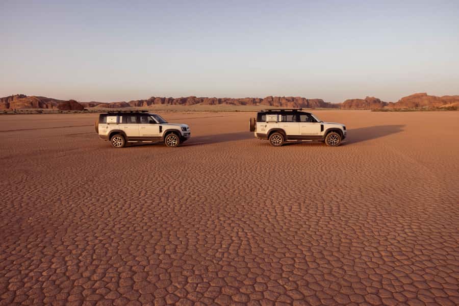 AlUla: Sharaan Platinum Dinner Safari - Bonfire stories and telescope stargazing