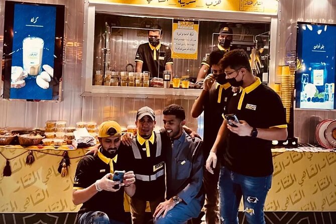 Coffee and Tea Party in Aljadidah - Learning the Meaning of Arabic Coffee