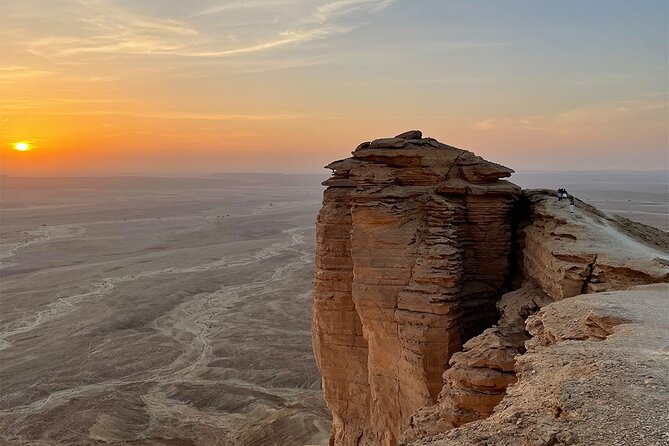 Edge Of The World Hike(Dinner under stars,village,bats cave,camp) - Dinner, music, and a campfire in the desert