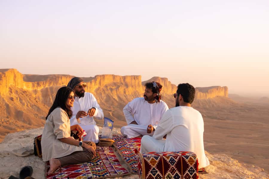 Edge of the World & Keshta Tour (Riyadh) - The secret stop and shorter walking section