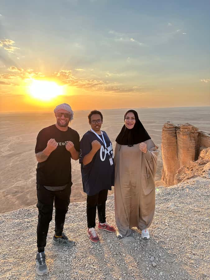 Edge of The World Riyadh,Camel Ride ,Bat Cave Visit & Dinner - Quick take: the five details that matter most