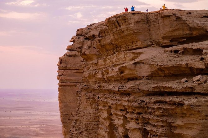 Edge Of The World Tour (Private Tour) - The rough approach to Jebel Fihrayn