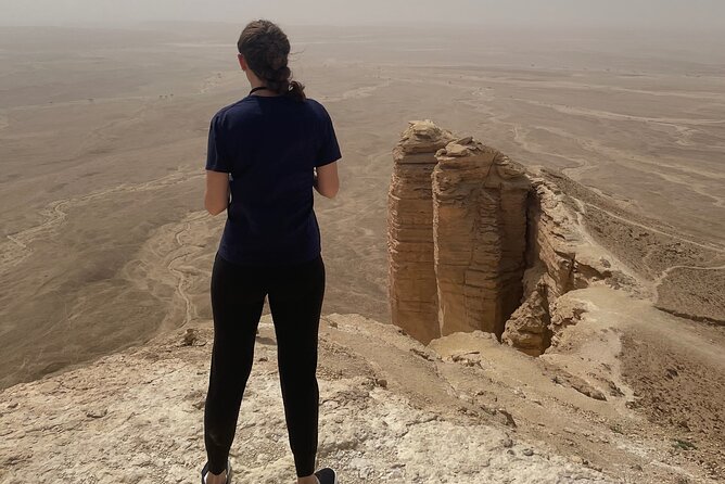 Explore Edge of The World in a Private Trip with Saudi Dinner - Pickup, timing, and what to wear