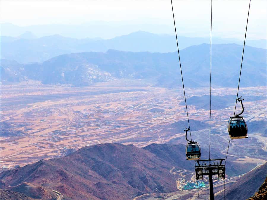 From Jeddah: Taif Exploration Tour with Lunch - A traditional lunch that can be very generous