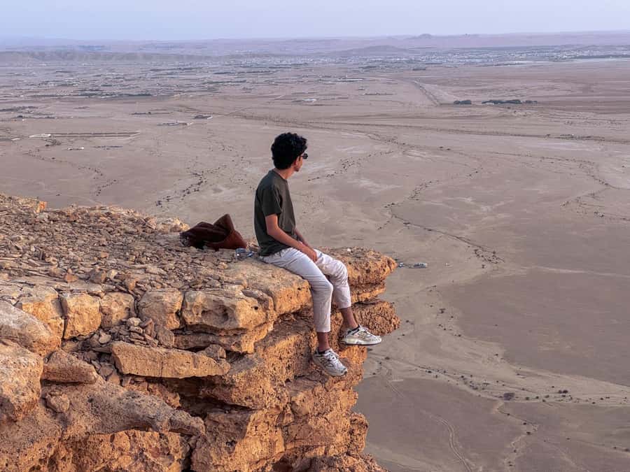 From Riyadh: Edge of the World and Darb Al-Manjoor Adventure - Following Darb Al-Manjoor through an older Saudi Arabia