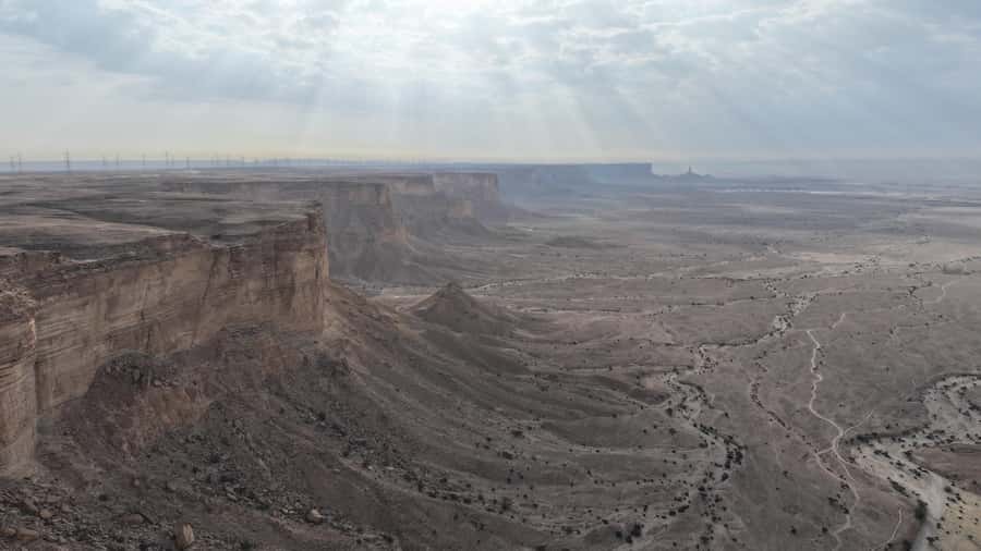 From Riyadh: Edge of the World and Darb Al-Manjoor Adventure - Should you book the Edge of the World and Darb Al-Manjoor tour?