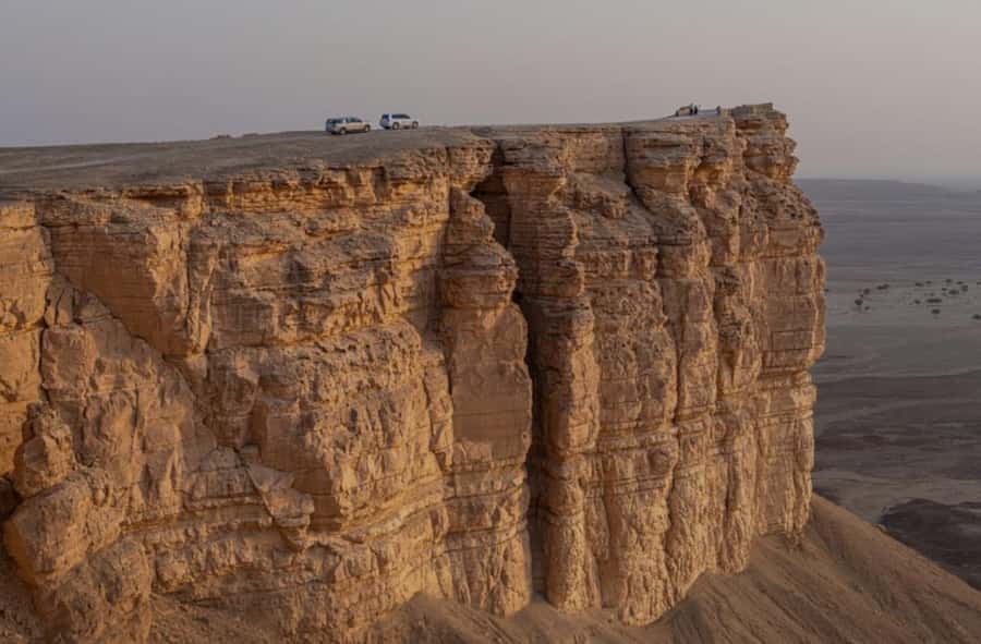 From Riyadh: Tuwaiq Mountains and Najd Plateau Day Trip - Campfire food and Arabic coffee