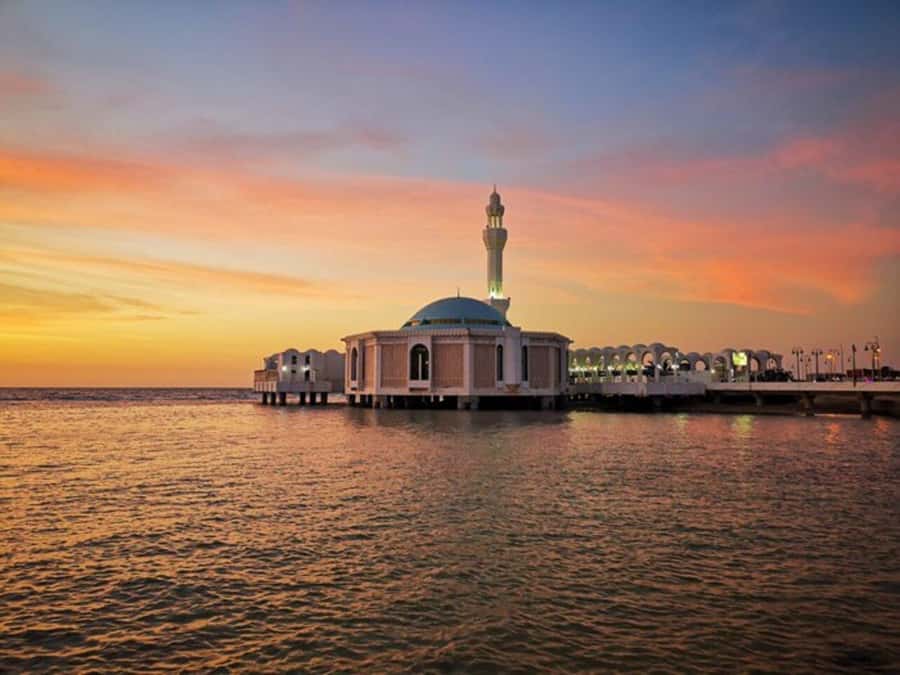 Full Day Private Tour: Adventure & Luxury in Charming Jeddah - A coffee break at Roshan Café