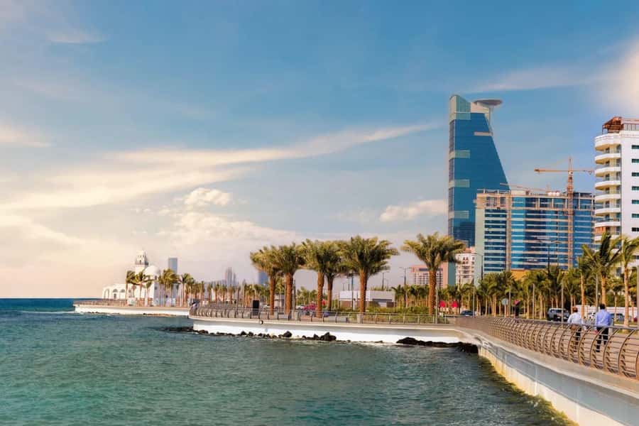 Full Day Private Tour: Adventure & Luxury in Charming Jeddah - The giant flagpole and Jeddah’s first city view