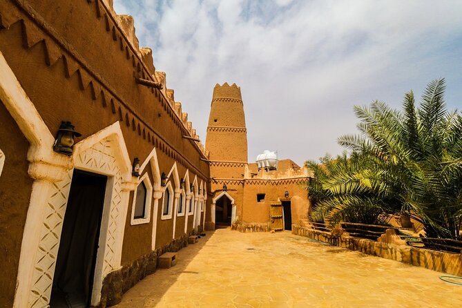 Full-Day Ushayger Tour with Lunch from Riyadh - The viewpoint at the end of the village visit