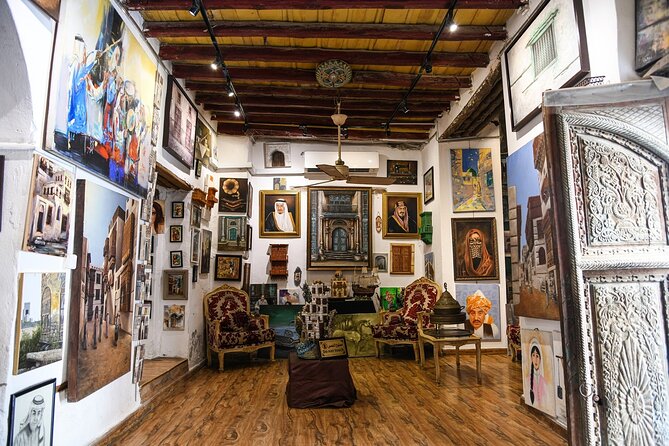 Half Day Jeddah Traditional City Tour - Ukash Mosque and Al Rahmah Mosque