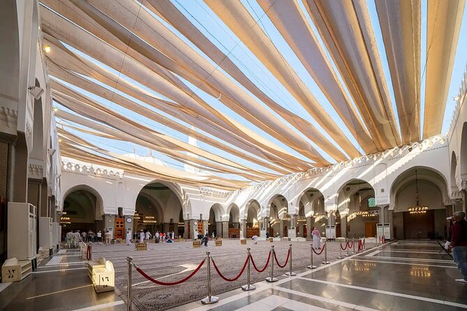 Half - Day Tour in Prophet Mohammed City - The story of changing prayer direction at Masjid Al Qiblatayn