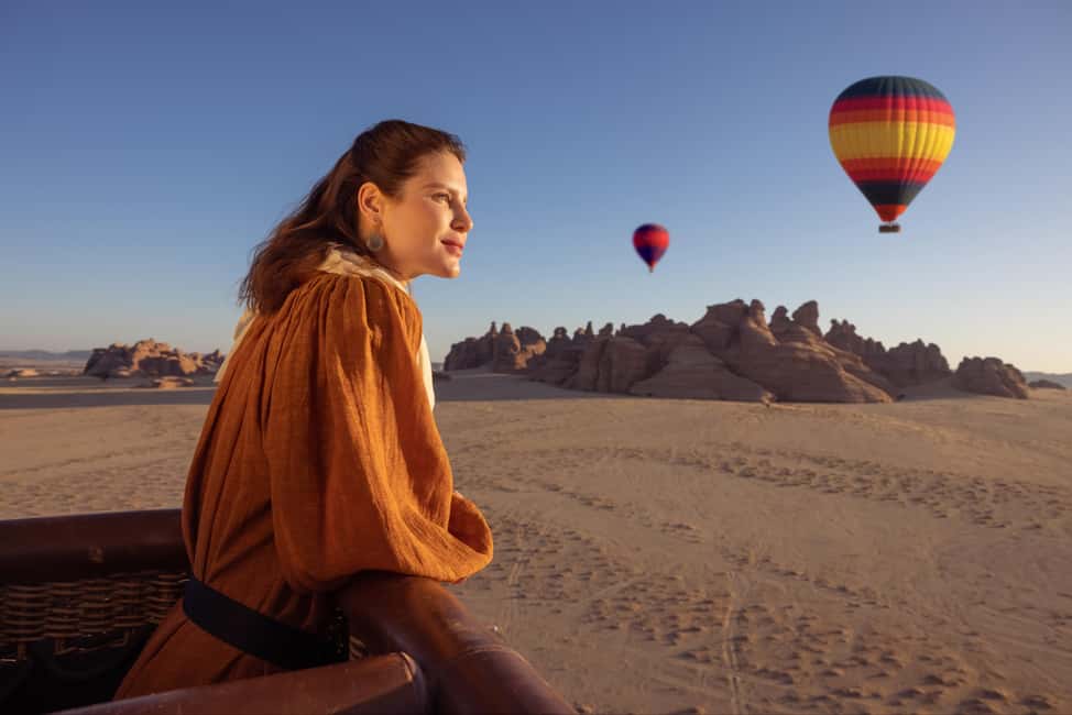 Hegra Al Ula: Sunrise Hot Air Balloon Flight - Watching the Balloon Come Alive