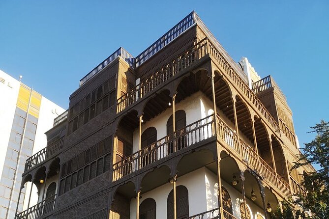 Historic District Tour in Jeddah by a Local Guide - Two Hours Among Coral-Stone Houses