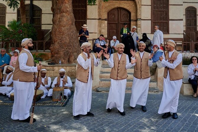 Historical & Heritage Tour in Jeddah Al Balad - Shopping along Qabel Trail