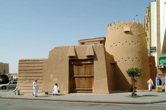 Historical Riyadh Self-Guided Audio Walking Tour - Starting at Al Masmak Fortress and the 1902 turning point