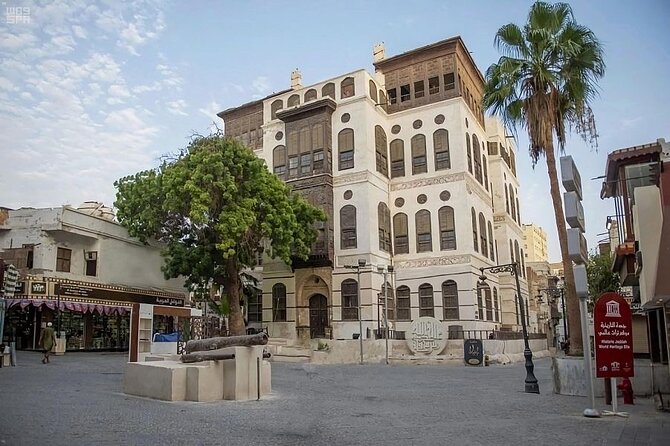 Historical tour in Jeddah old twon - Matbouli House Museum and Traditional Hijazi Design