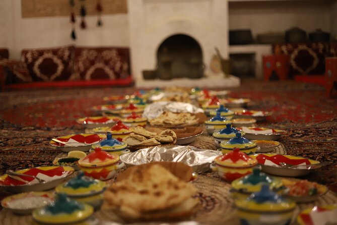 Interactive Saudi Cuisine and Cultural Experience - Choosing Aseer Honey With Dessert