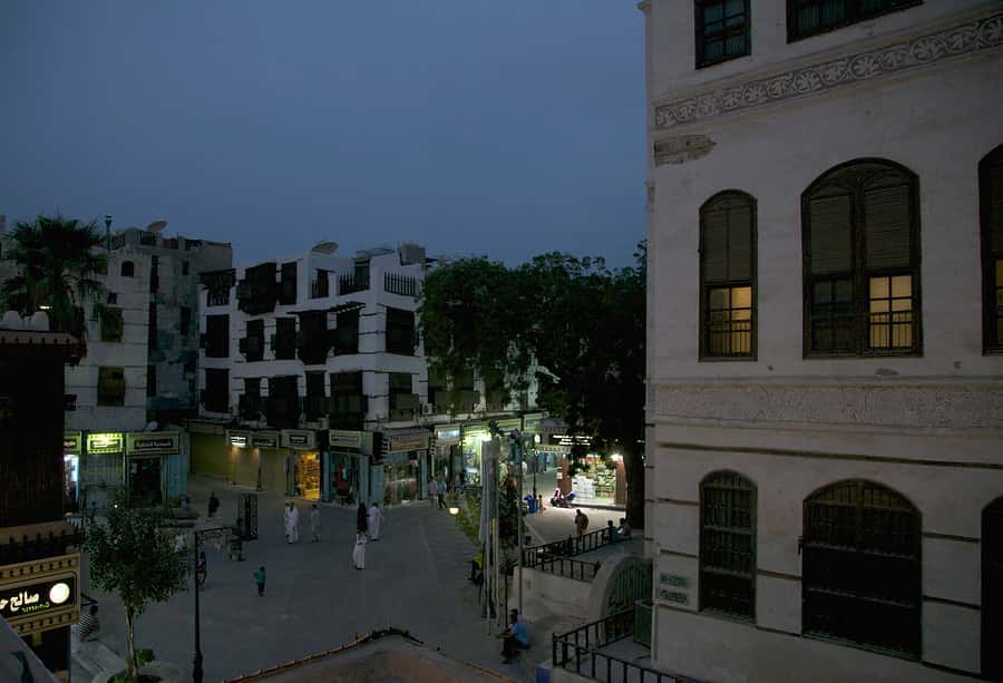 Jeddah: Al-Balad Historical Highlights City Tour - Walking Al-Balad beyond the main sights