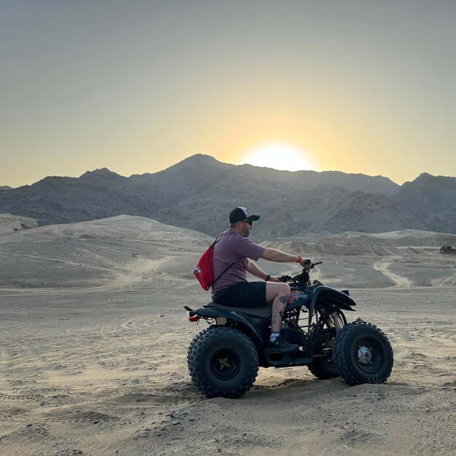 Jeddah Desert Safari: Quad Biking, Camel Farm & Sunset Views - One hour of quad biking across the dunes
