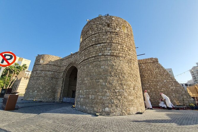 Jeddah discover old Jeddah Albalad - Food, cafes, and shopping along the route