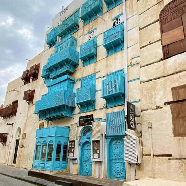 Jeddah: Guided Tour of the Old City Al-balad - Ending at a mall, not just another monument