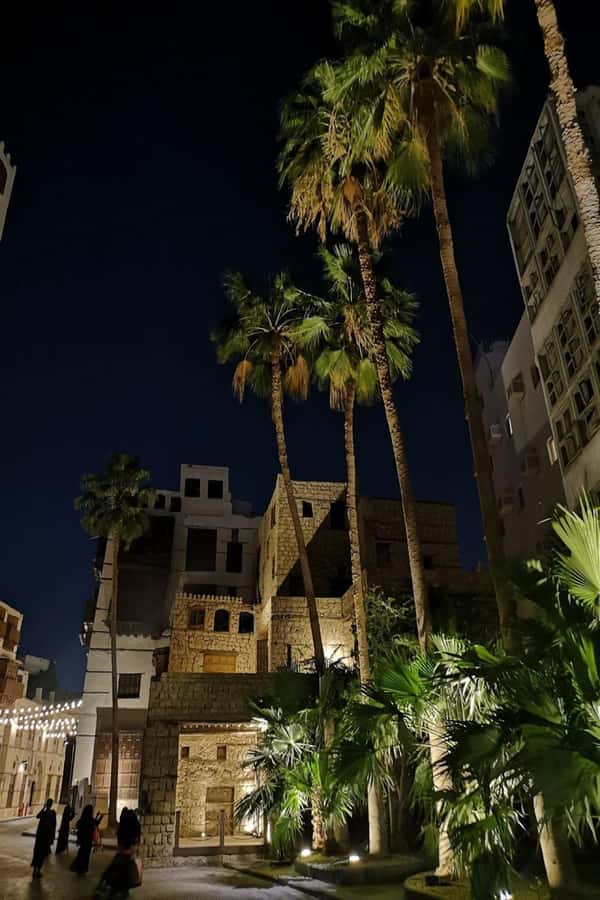 Jeddah: Historic District Tour by a Local licensed Guide - Five details that shape the experience