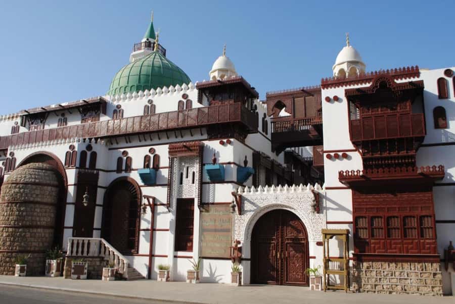 Jeddah: Jeddah Heritage Chronicles Tour with optional lunch - Transport, pickup, and the pace of the day