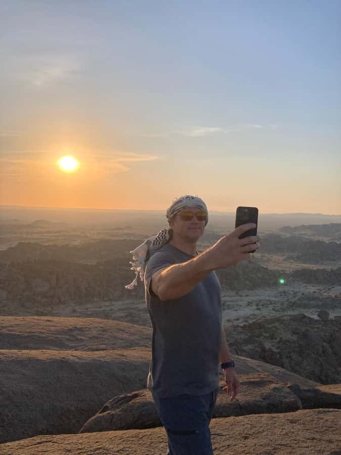 Jeddah: Moon Mountain Guided Hiking Tour with Snacks - What to bring for a safer, better hike