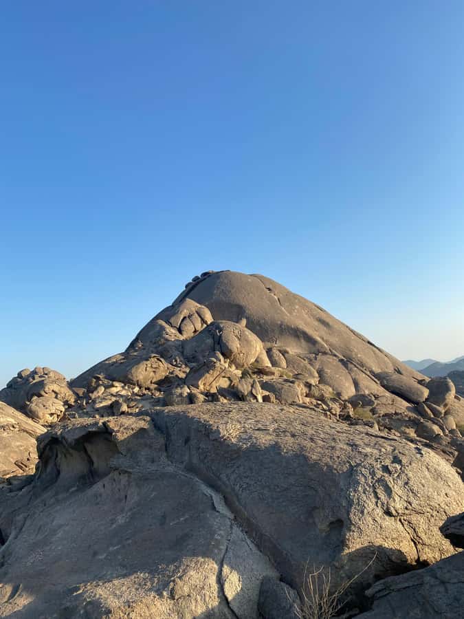 Jeddah: Moon Mountain Guided Hiking Tour with Snacks - The ride from Jeddah and the pickup plan