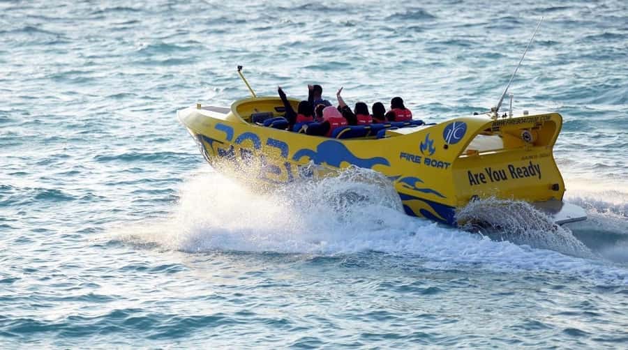 Jeddah: Red Sea Speedboat Tour with Captain - A fast, wet look at Jeddah’s coast