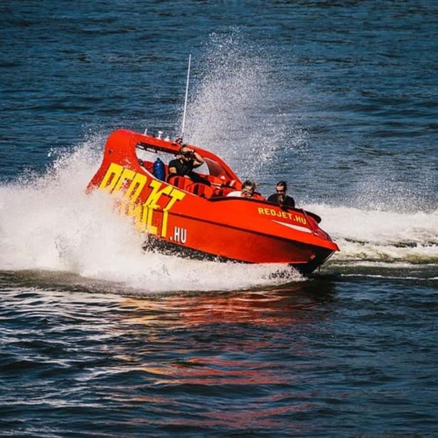 Jeddah: Red Sea Speedboat Tour with Captain - King Fahd Fountain from sea level