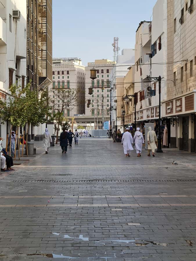 Madina: Guided Tour of the City's Historical Sights - Masjid Jumah and the House of Atban Bin Malik