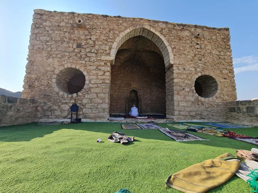 Madina: Guided Tour of the City's Historical Sights - Transport, comfort, and the guide