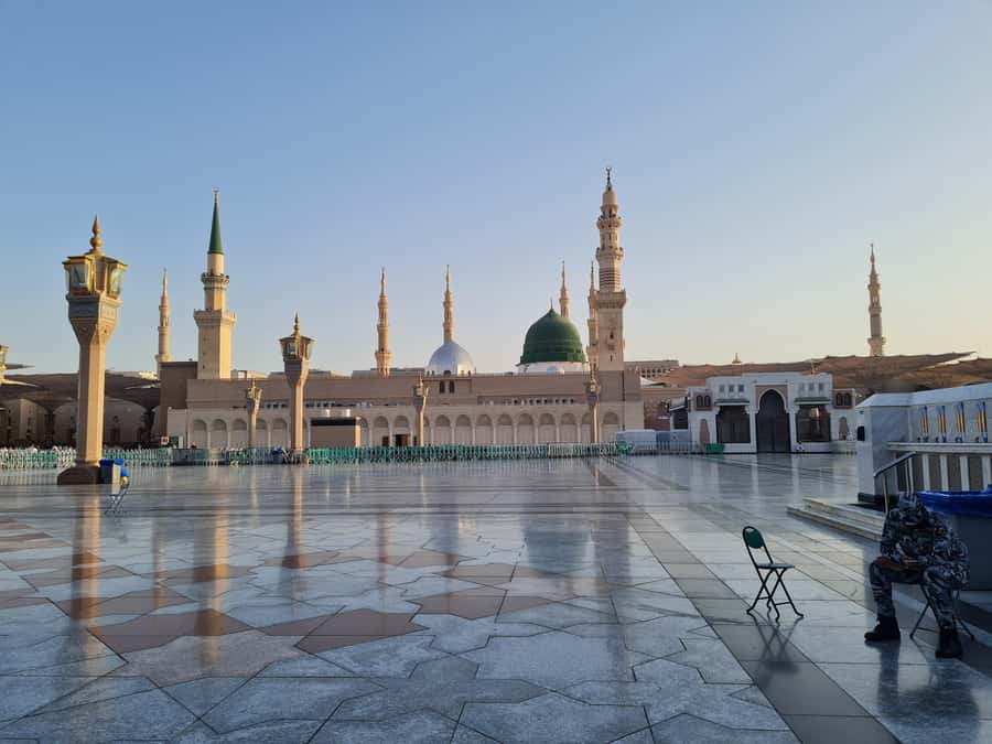 Madina: Guided Tour of the City's Historical Sights - Masjid Imam Bukhari begins the historical route