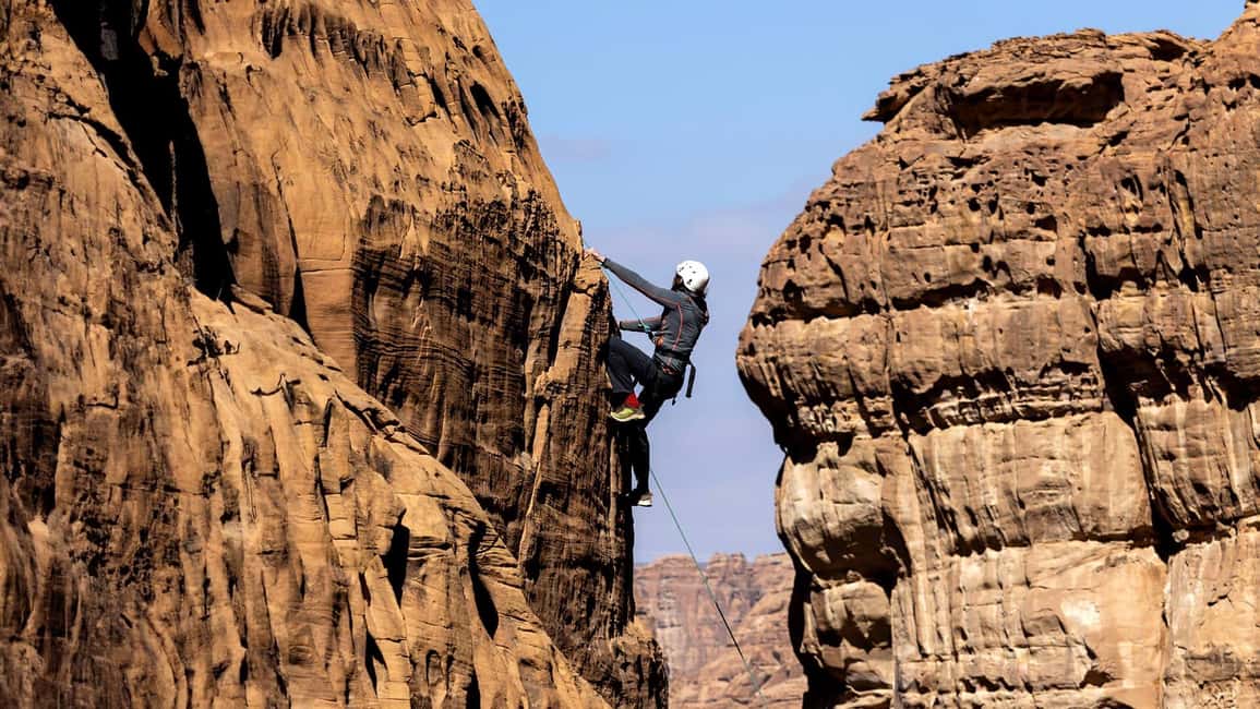 Private Abseiling in Alula Desert. - Key points before you book