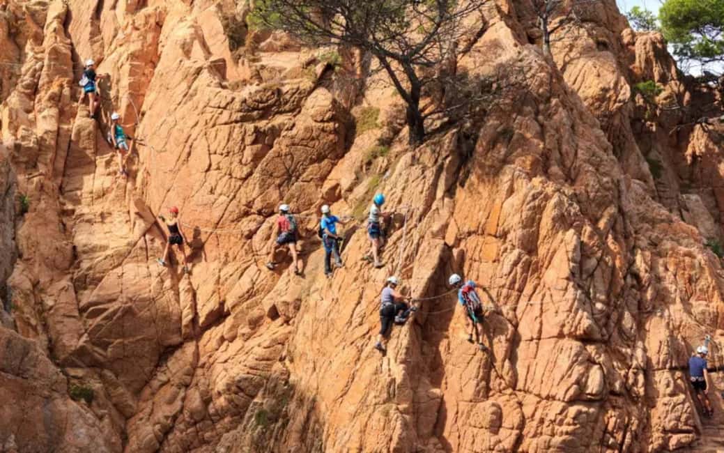 Private Abseiling in Alula Desert. - Why the AlUla setting adds value
