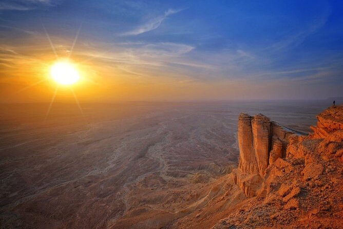 Private Trip to Edge Of The World Riyadh - Passing the heritage village