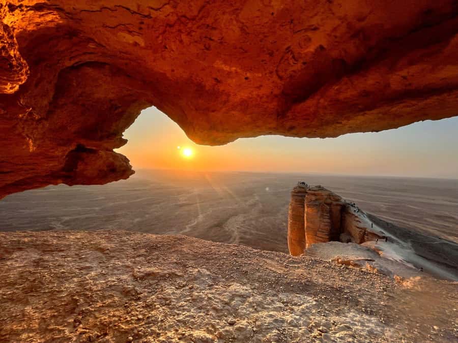 Riyadh: Edge Of The World and Bats Cave Tour by 4x4 - Key points before you book
