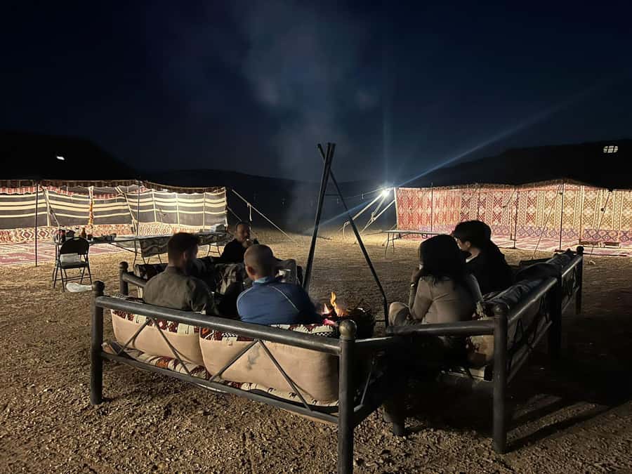 Riyadh: Edge Of The World and Bats Cave Tour by 4x4 - Who should book this Riyadh day trip?