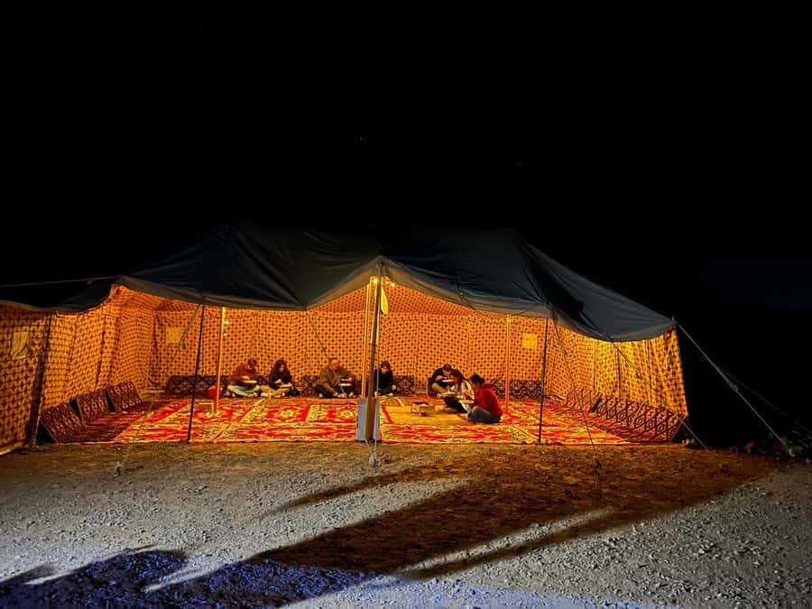 Riyadh: Edge of The World with dinner & Campsite Shared Tour - Walking along the Tuwaiq mountain top