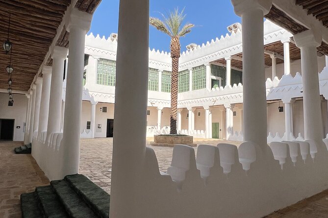 Riyadh Full City Tour - Diriyah, At Turaif, and Wadi Hanifah