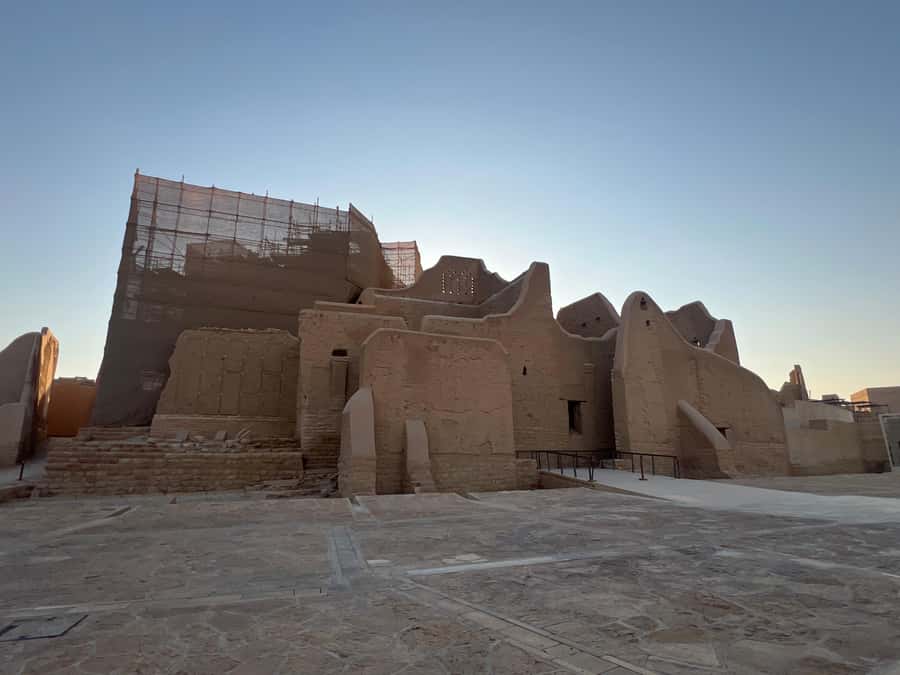Riyadh: Masmak Fort, Souq AlZal, and Murabba Palace Tour - Masmak Fort and the turning point of 1902