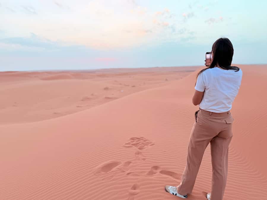 Riyadh: Red Sand Dunes (Safari trip) - Walking across the dunes at a slower pace